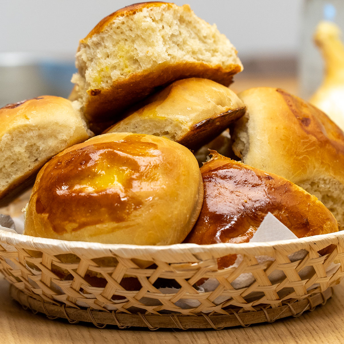 Pão de cebola no liquidificador prontos e servidos.
